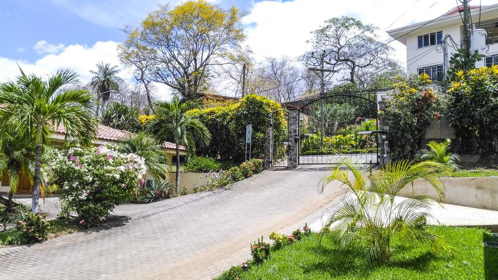 In Hermosa's Gardens Appartement